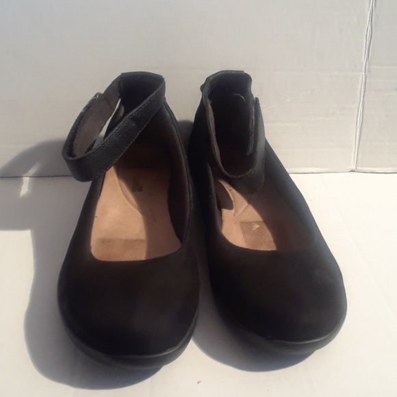 clarks ankle strap flats